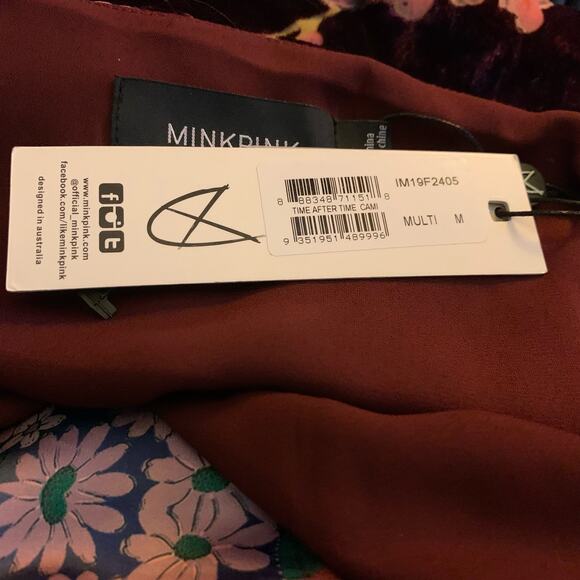 MINK PINK CRUSHED VELVET FLORAL TOP SIZE M NWT - Picture 7 of 9